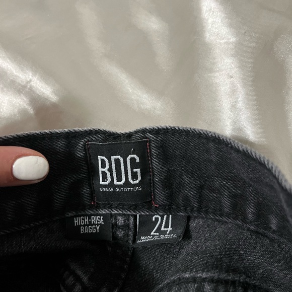 BDG High waisted baggy jean-destroyed black denim-urban outfitters size 24 - Picture 2 of 3